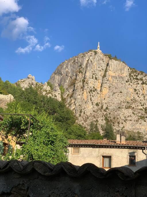 Agreable Maison De Village. Castellane Extérieur photo